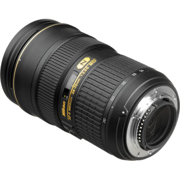 Nikon AF-S NIKKOR 24-70mm f/2.8G ED Lens view 4