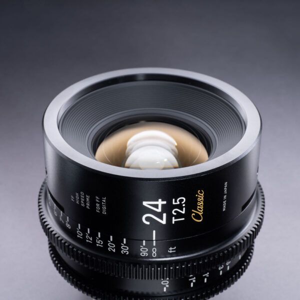 Sigma 24mm T2.5 FF Classic Cine Prime Lens with /i Technology (PL Mount, Feet) view 3