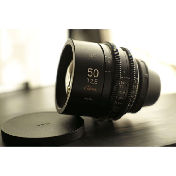 Sigma 50mm T2.5 FF Classic Cine Prime with /i Technology (PL Mount, Feet) view 4