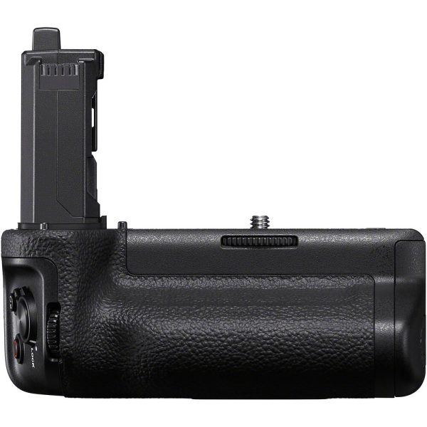 Sony a7R VI Mirrorless Camera with 16-35mm f/2.8 Lens and Performance Kit view 3