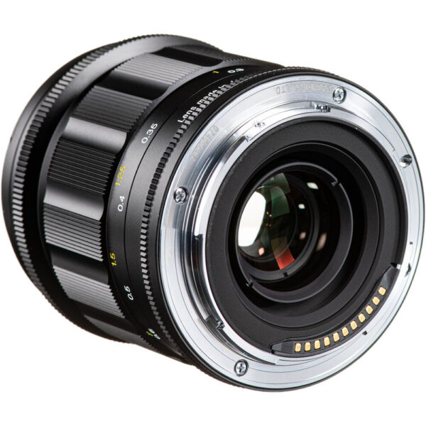 Voigtlander APO-LANTHAR 35mm f/2 Aspherical II Lens (Nikon Z) view 6