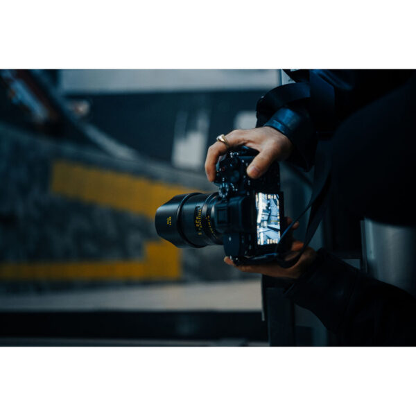 ZEISS Otus ML 35mm f/1.4 Lens (Nikon Z) view 5