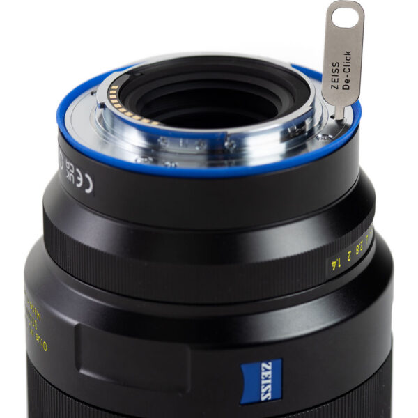 ZEISS Otus ML 50mm f/1.4 Lens (Canon RF) view 3