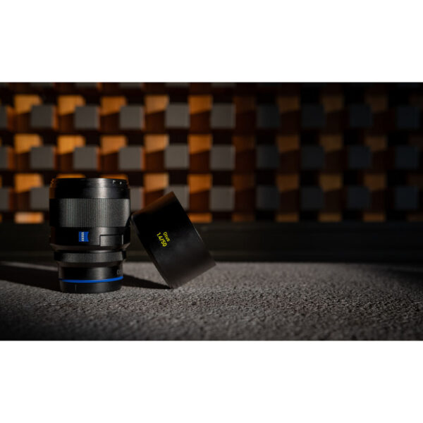 ZEISS Otus ML 50mm f/1.4 Lens (Canon RF) view 5