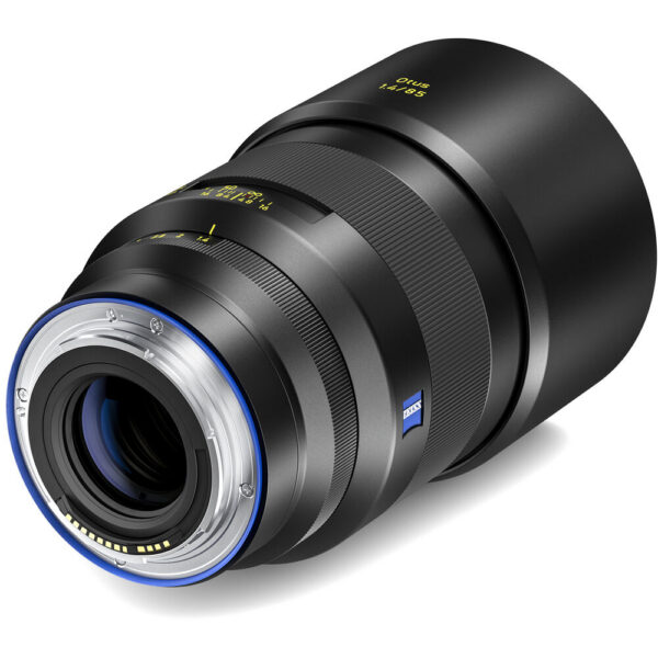 ZEISS Otus ML 85mm f/1.4 Lens (Canon RF) view 2